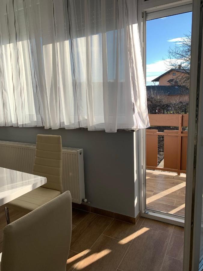 Modern Two Bedroom Flat With Balcony Lenti Eksteriør billede