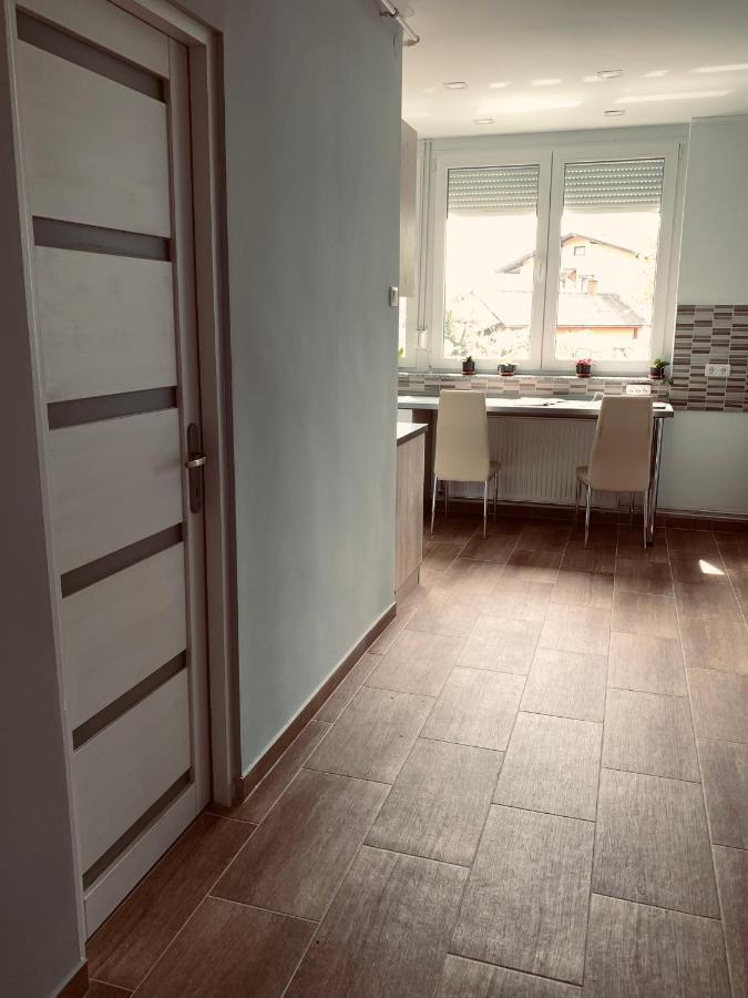 Modern Two Bedroom Flat With Balcony Lenti Eksteriør billede