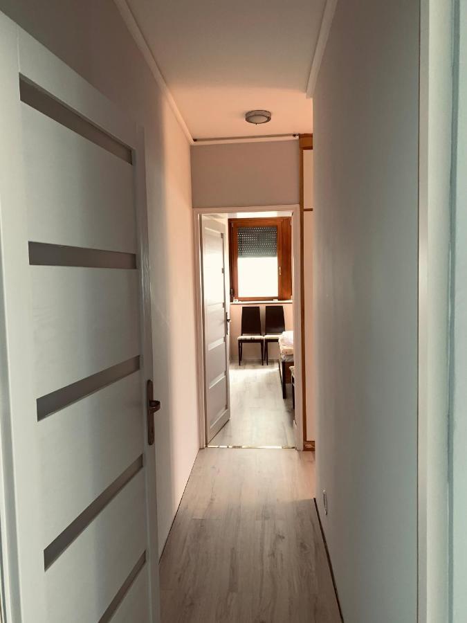Modern Two Bedroom Flat With Balcony Lenti Eksteriør billede